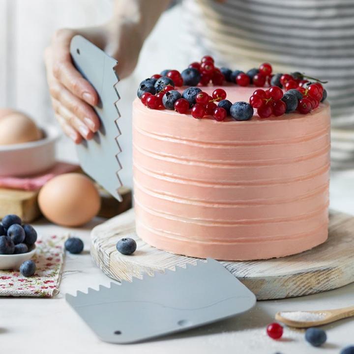 Actual product image Decora Confectioner horns - teeth (2pcs)