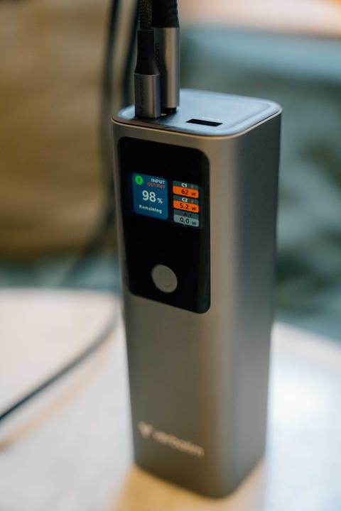Actual product image Verbatim CnGo Power Bank 27000mAh 183W (27000 mAh, 183 W, 99.90 Wh)