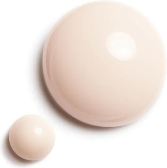 Actual product image Chanel La Base Camélia Base Coat (Light peach, Base coat)