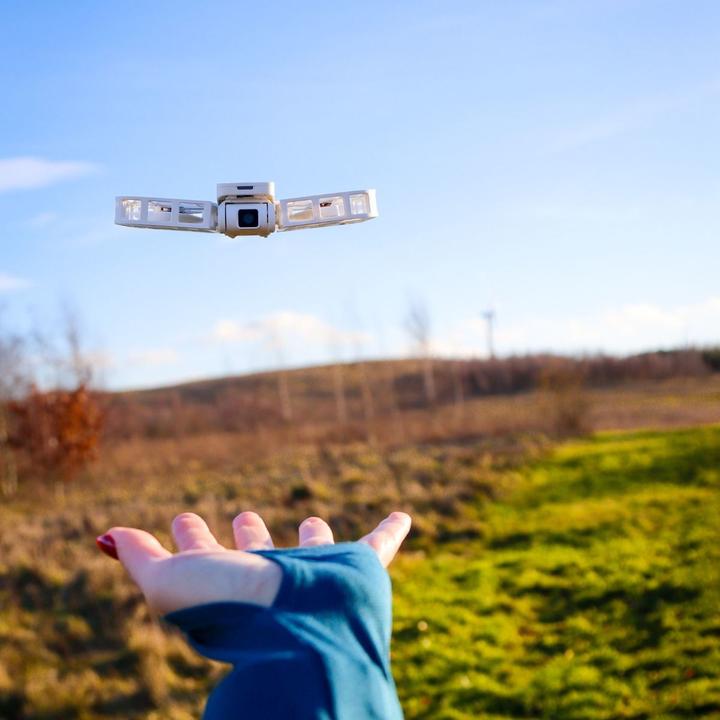 Actual product image HoverAir X1 Combo weiss Drohne mit Kamera (30 min, 125 g)