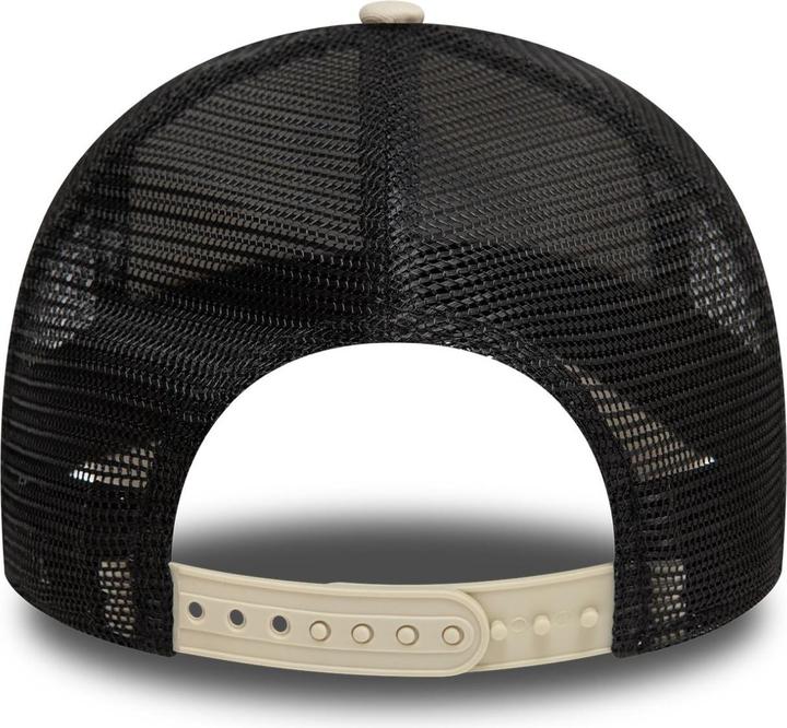 Actual product image New Era Mesh Trucker Cap - Outdoor Patch Wildlife (One size)