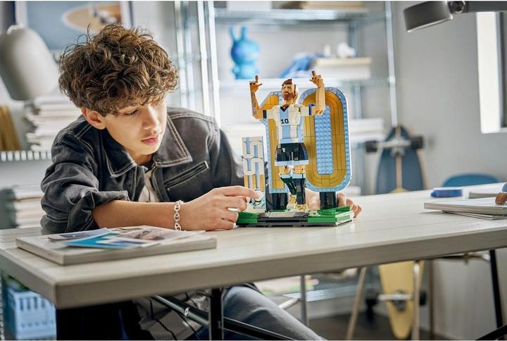 Image du produit LEGO Lionel Messi - Légende du football (43015, LEGO Editions)