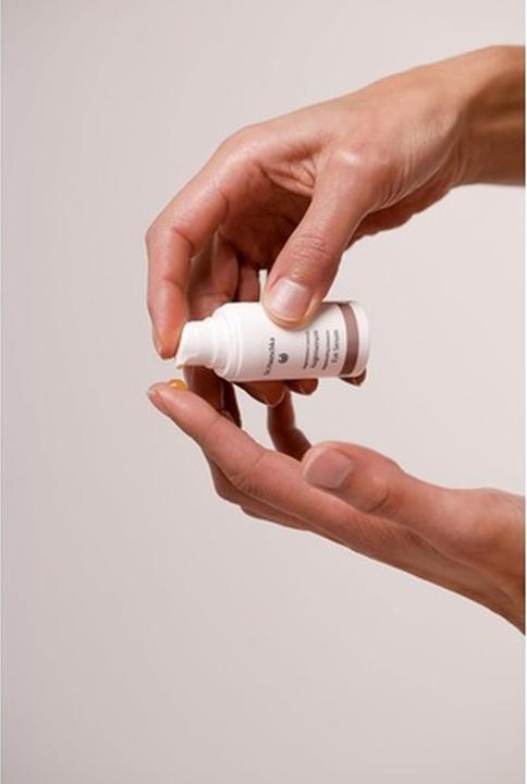 Produktbild Dr. Hauschka Regeneration Ã-lserum Intensiv (20 ml)