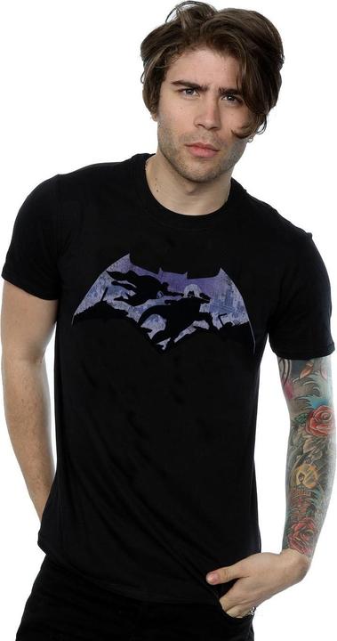 Produktbild Batman v Superman Schlacht Silhouette TShirt (S)