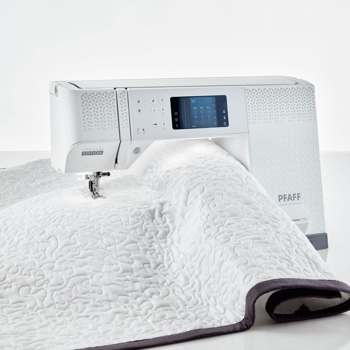 Actual product image Pfaff Expression 710 Special Edition