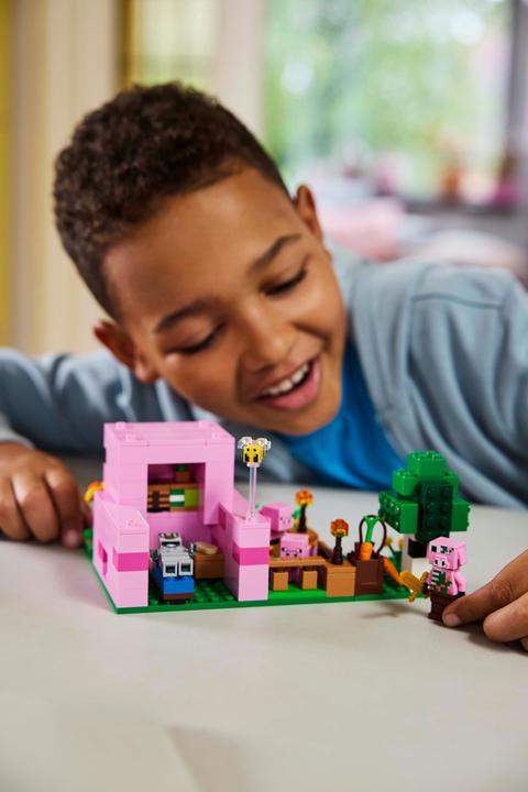 Actual product image LEGO Das Babyschwein-Haus (LEGO Minecraft)
