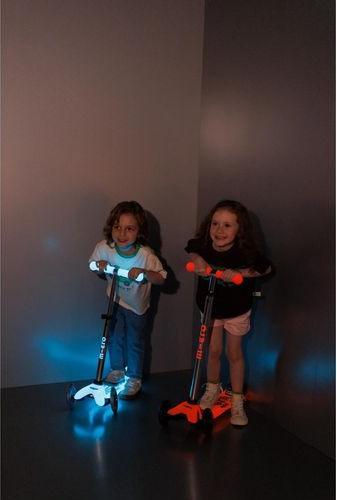 Produktbild Micro Kickboard Maxi Deluxe