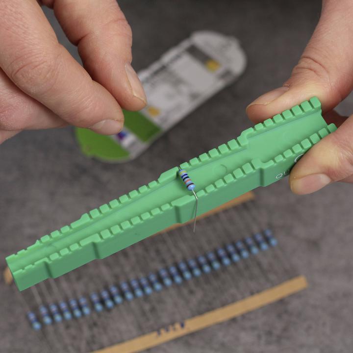 Immagine prodotto Quadrios 23P131 23P131 Assortimento di resistenze in metallo/carbonio cablate assialmente