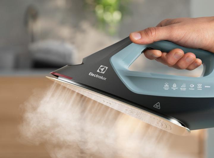Actual product image Electrolux Iron E8ST2-8OG (2400 W, 110 g/min)