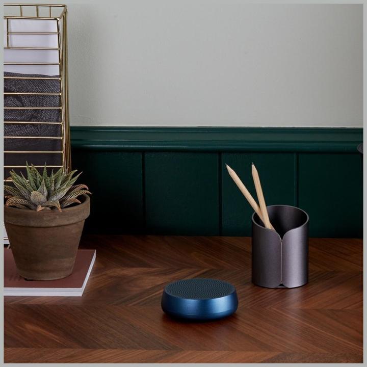Actual product image Lexon Mino+ L Głośnik Bluetooth Aluminiowy ciemnoniebieski/dark blue LA129DB (5 h)