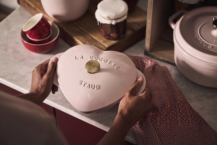 Actual product image Staub Cocotte (20 cm, Casserole + Stewpot, Cast iron)