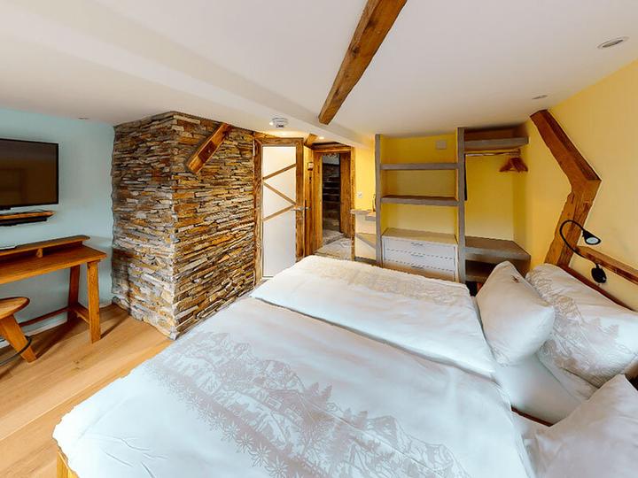 Image du produit Smartbox 1 nuit à Loèche-les-Bains avec souper, montée au col de la Gemmi et bains thermaux (2 Personnes)