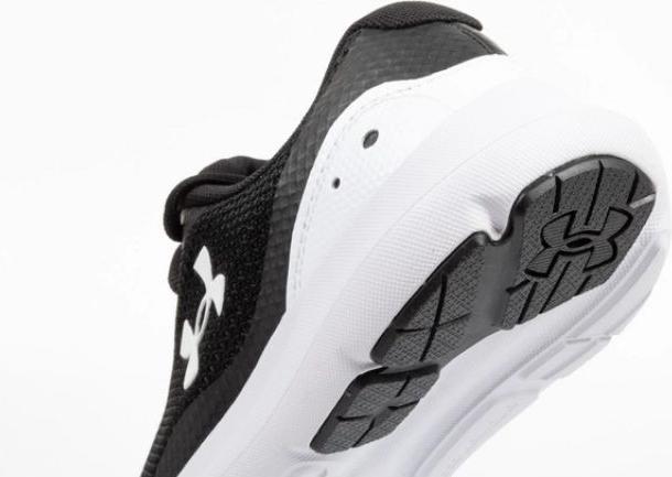 Image du produit Under Armour Baskets Surge 3 enfants (40)