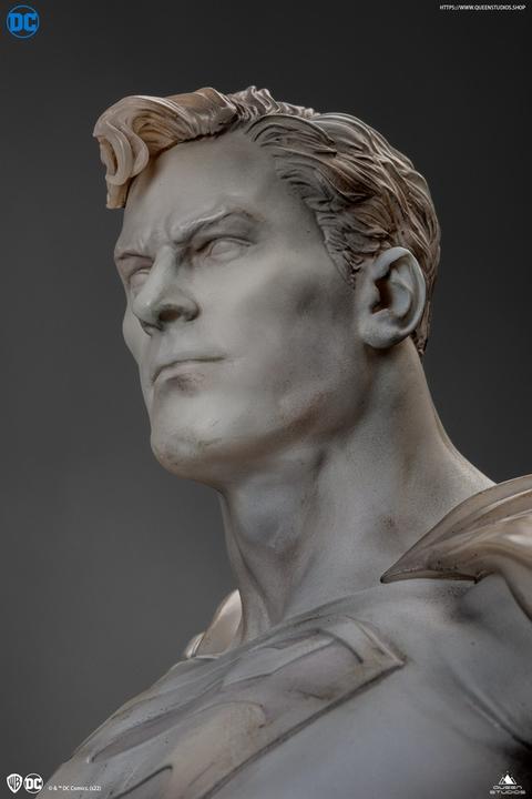 Actual product image Queen Studios DC Comics Museum Line statuette 1/4 Superman 60 cm