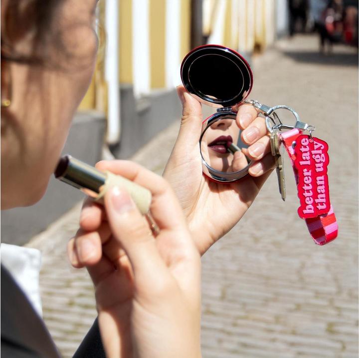 Actual product image Fisura Keyring BETTER LATE THAN UGLY