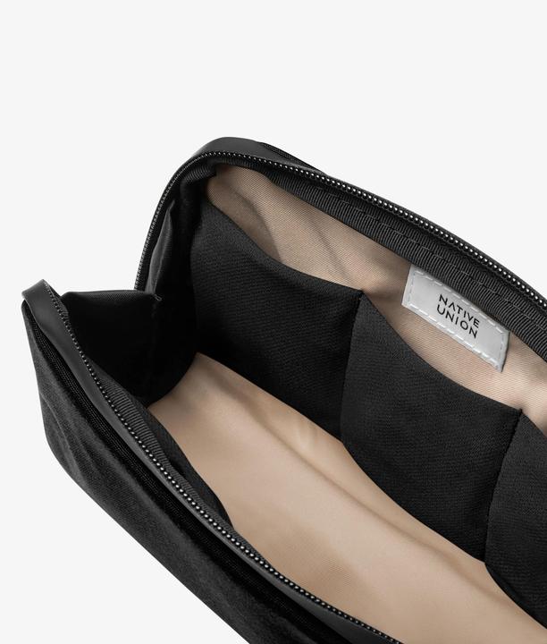 Actual product image Native Union W.F.A Stow Lite Organizer -tarvikepussi, musta