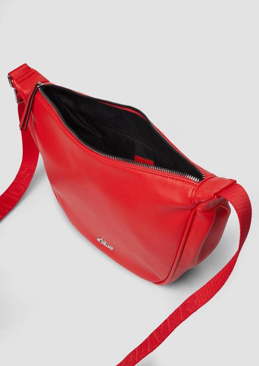 Actual product image S.Oliver Tasche Schultertasche mit Logo auf dem längenverstellbaren Schultergurt