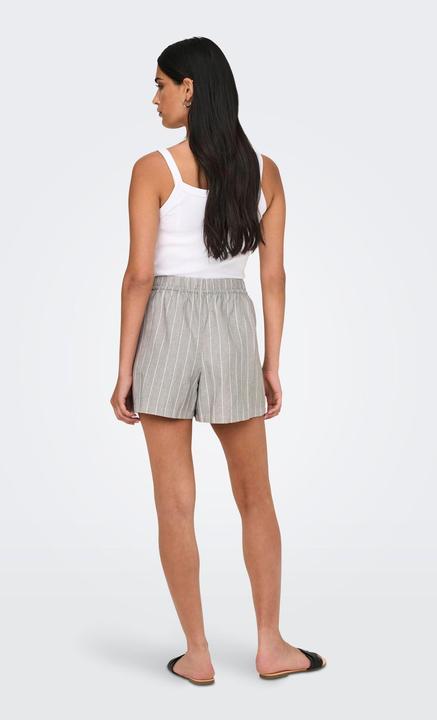 Produktbild JdY Locker geschnitten Mittlere Taille Shorts Shorts (XL)