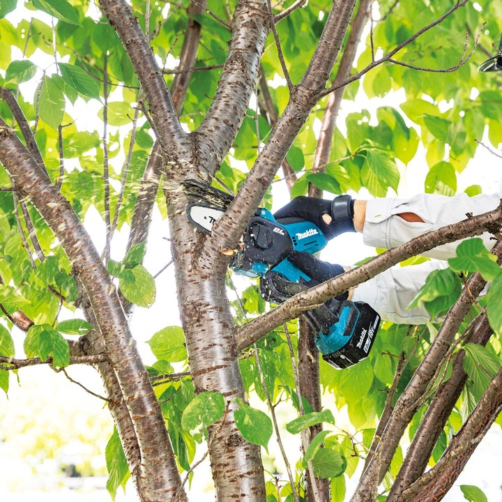 Actual product image Makita DUC101Z01 (Battery chain saw)