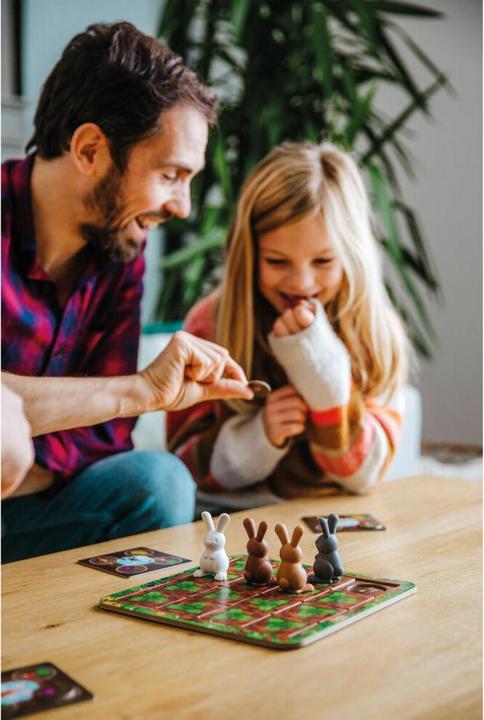 Actual product image Recent Toys Hustle and bustle in the garden (game).SGM510EN (Multilingual)