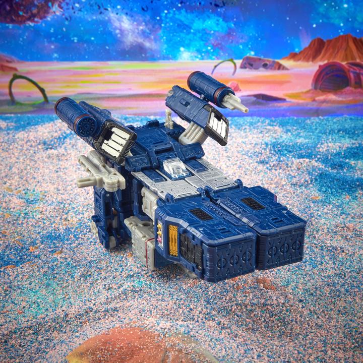 Actual product image Transformers Toy Generations Legacy 17.5 cm tall Voyager Soundwave action figure, for kids a