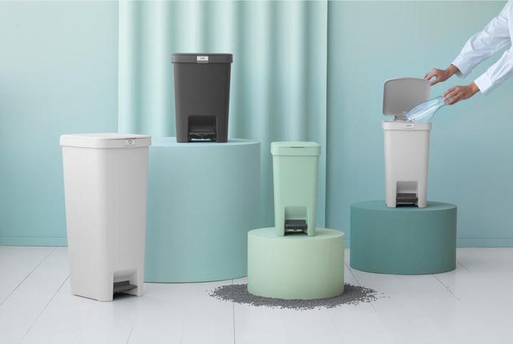 Actual product image Brabantia StepUp waste bin (40 l)
