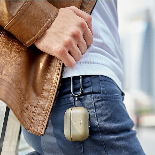 Actual product image Uniq etui Terra AirPods Pro Genuine Leather oliwkowy/olive (Headphone bag)