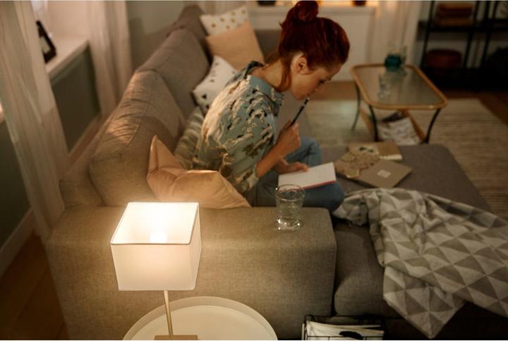 Produktbild Philips Hue Luster (E14, 5.70 W, 470 lm, 2 x, G)