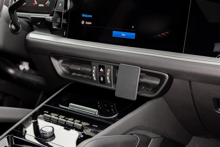 Actual product image Brodit 856137 Autohalterung Porsche Cayenne 25-
