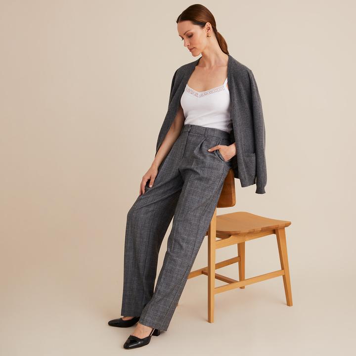 Produktbild Anne Weyburn Tanktop mit V-Ausschnitt und schmalen Trägern (46)