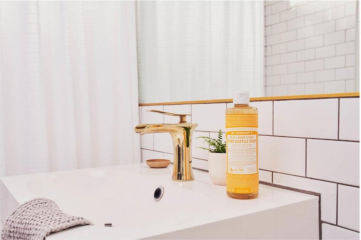 Actual product image Dr. Bronner's 18-in-1 Citrus-Orange (Liquid soap, 475 ml)