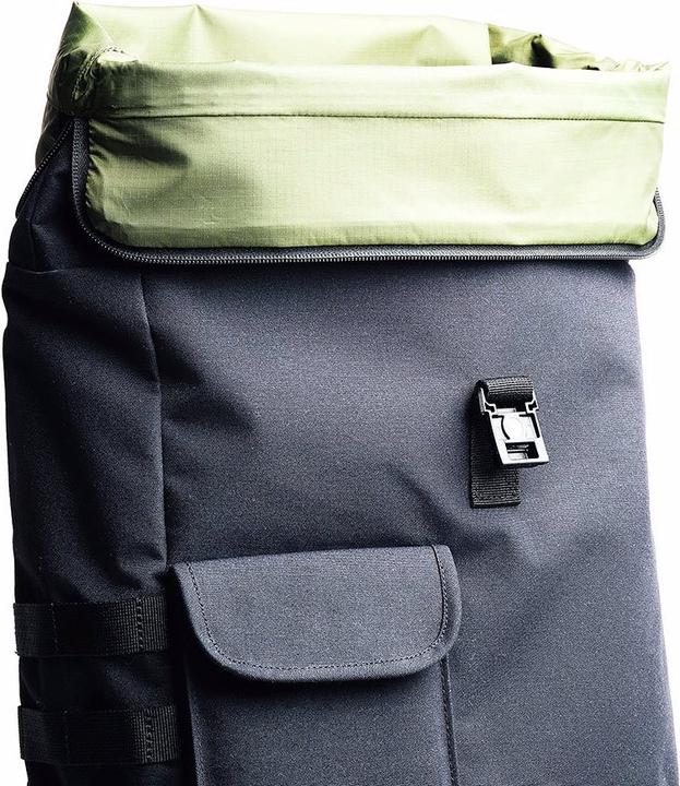 Actual product image Crumpler The Trooper black (Camera shoulder bag, 28 l)
