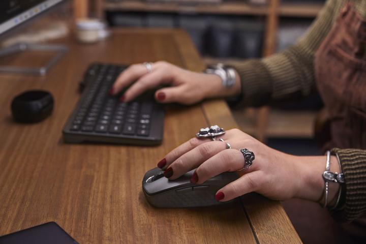 Actual product image Poly Vfree 60 Cb Earbuds (ANC, 24 h, Wireless)