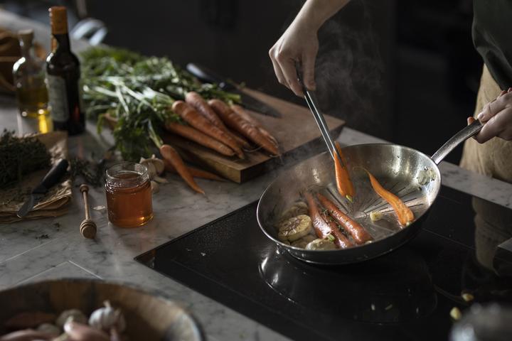 Actual product image Fiskars All Steel Pure Frying Pan 28cm (28 cm, Frying pan, Stainless steel)