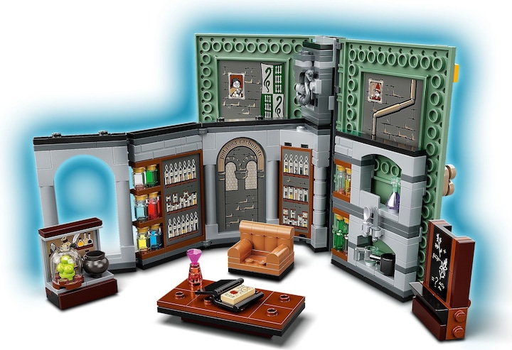Actual product image LEGO Hogwarts Moment: Potions Class (76383, LEGO Harry Potter, LEGO Rare Sets)