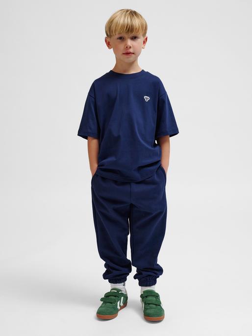 Actual product image hummel hmlJR LOOSE T-SHIRT S/S BEE (10XL, 11XL, 12XL)