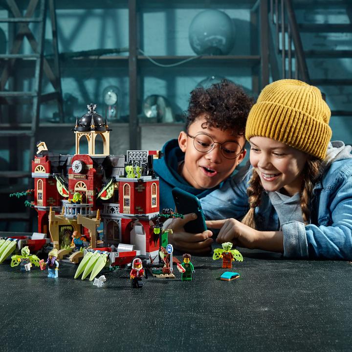 Actual product image LEGO Newbury's haunted school (70425, LEGO Hidden Side)