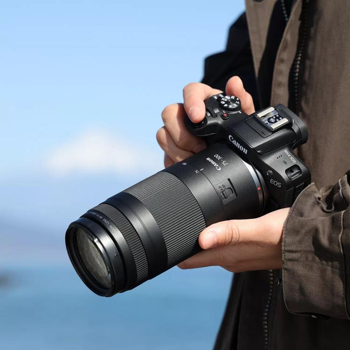 Actual product image Canon RF 75-300mm F4-5.6 (Canon RF, full size, APS-C / DX)
