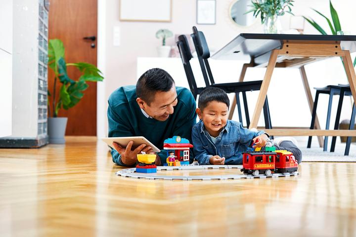 Produktbild LEGO Dampfeisenbahn (10874)