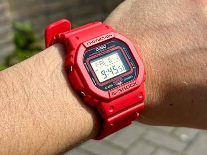 Actual product image G-Shock DW-5600EP-4ER L'Origine (Sports watch, Digital watch, 42.80 mm)