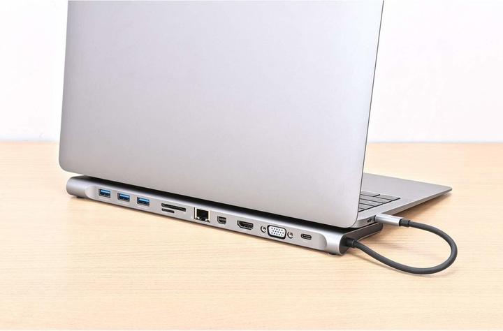 Actual product image Manhattan USB-C PD 11-in-1 docking station with MST for three monitors (USB-C, 4 Ports)