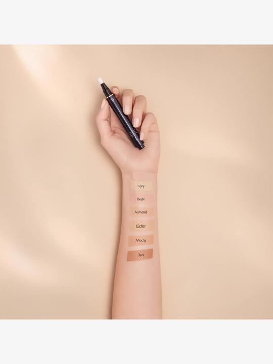 Actual product image Clé De Peau Cle De Peau Radiant Corrector For Eyes (Beige)