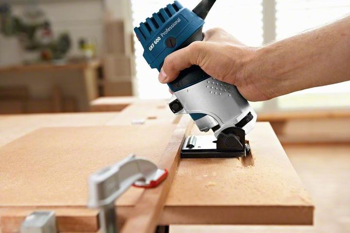 Immagine prodotto Bosch Professional Pantografo per bordi GKF 600, con valigetta di trasporto