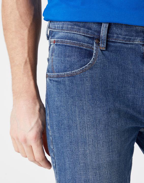 Produktbild Wrangler Jeans Regular Fit Authentic Straight (32)