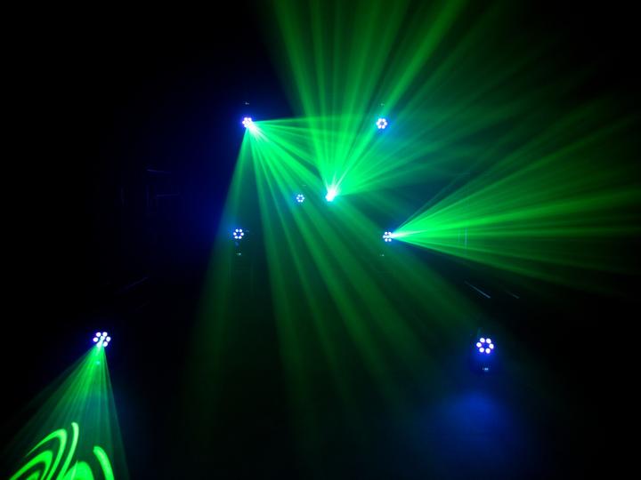 Image du produit Eurolite LED TMH-H90 Hybrid Moving-Head Spot/Wash COB (Barre mobile)