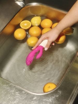 Actual product image LELO Ina Wave 2