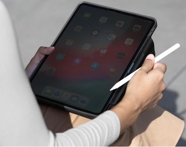 Actual product image Uniq etui Ryze 360 iPad Pro 13" (2024) czarny/midnight black (Apple iPad Pro 13 2024)