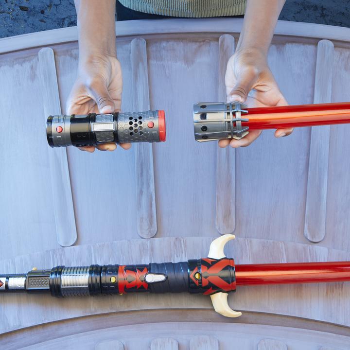 Produktbild Hasbro Lightsaber Forge Darth Maul