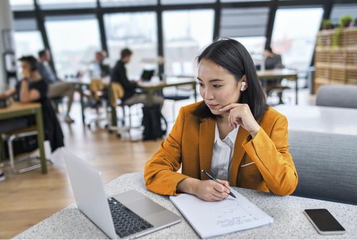 Actual product image Hama Passion Clear II (ANC, 20 h, Wireless)