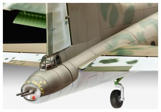 Actual product image Revell B-17F Memphis Belle